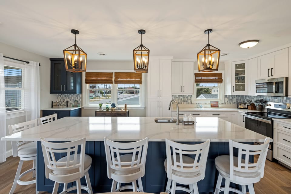 KDH261: Happy Hour | Kitchen Area - Island Seating for 6