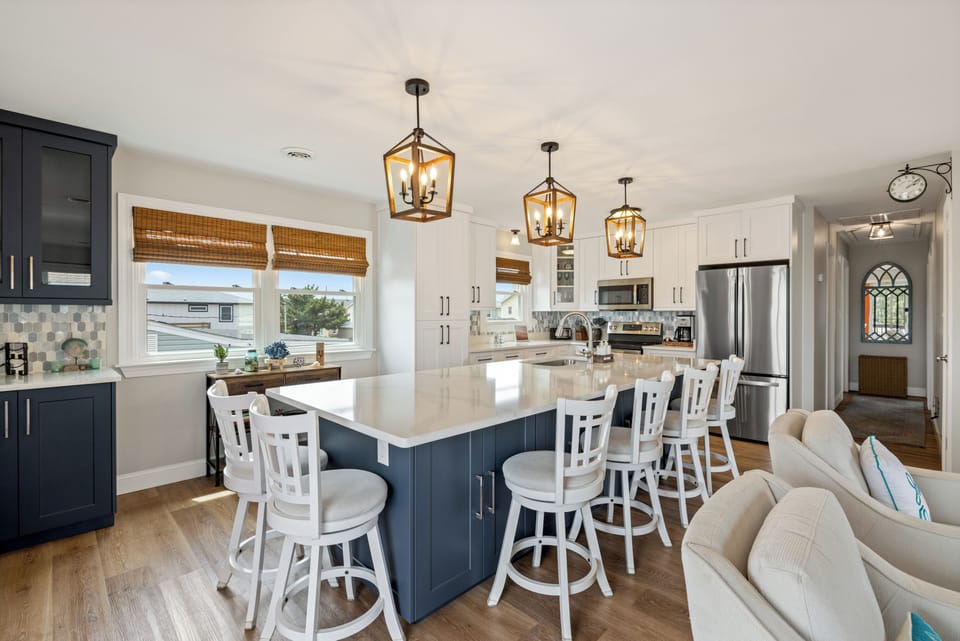 KDH261: Happy Hour | Kitchen Area - Island Seating for 6