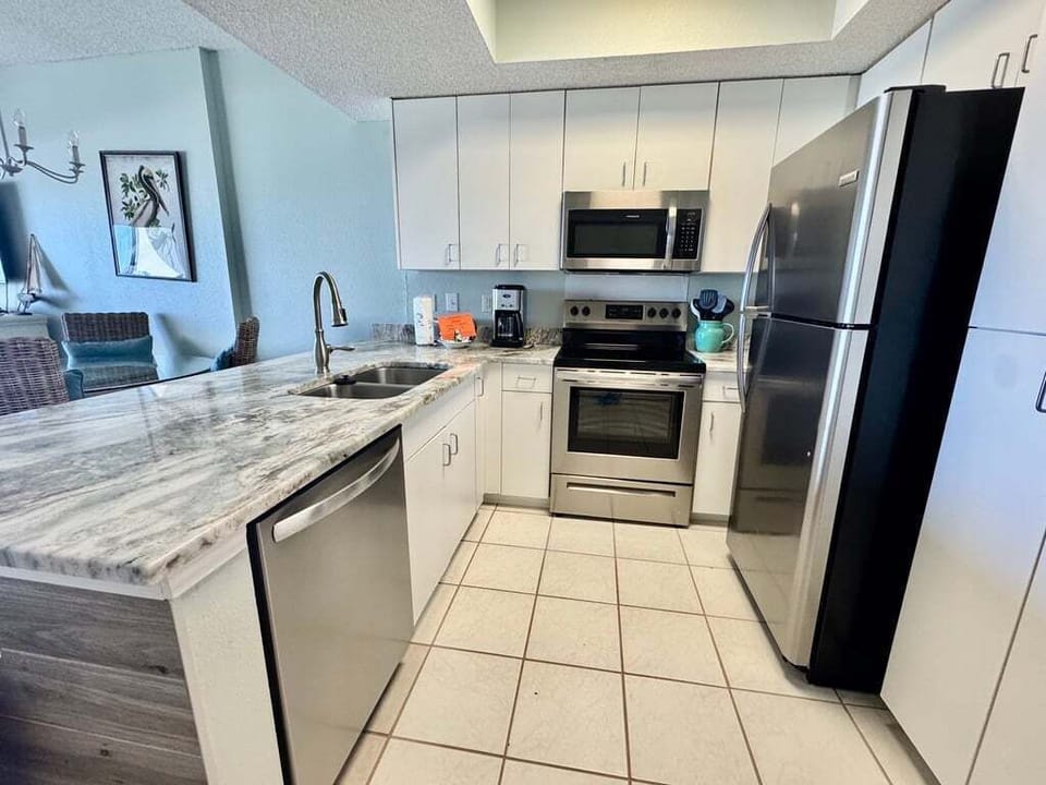 Tidewater 605. 1 bedroom 1 bathroom. Sleeps 6. Managed by Island Rentals