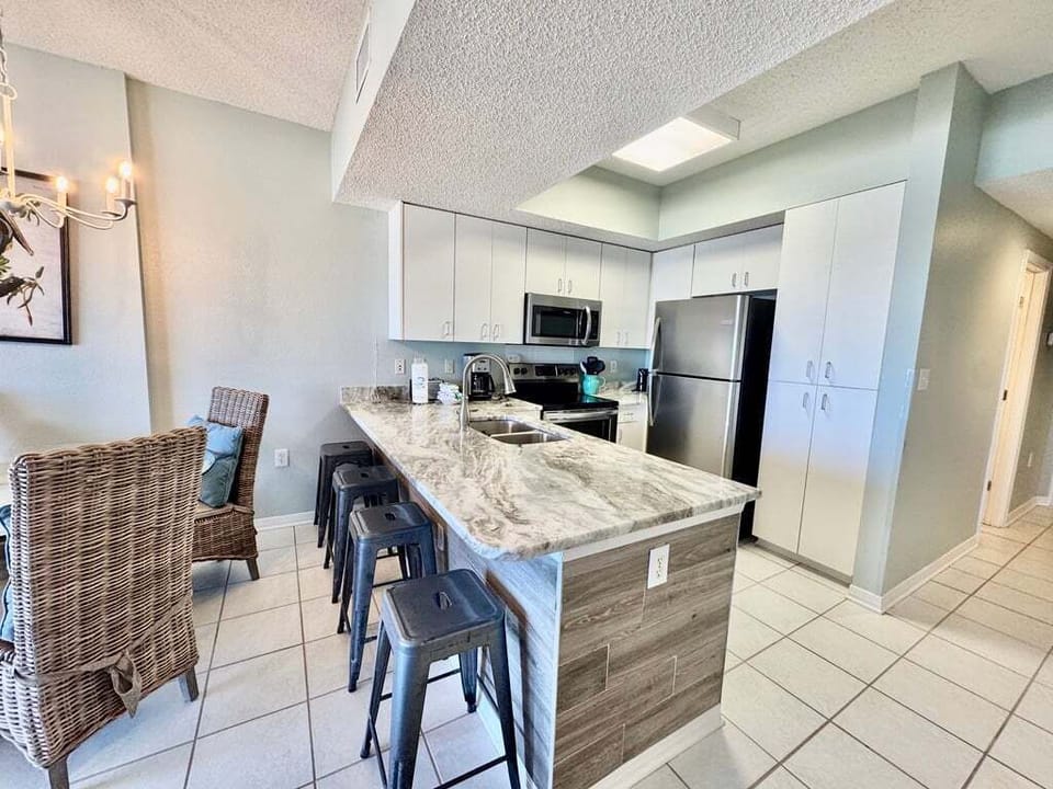Tidewater 605. 1 bedroom 1 bathroom. Sleeps 6. Managed by Island Rentals