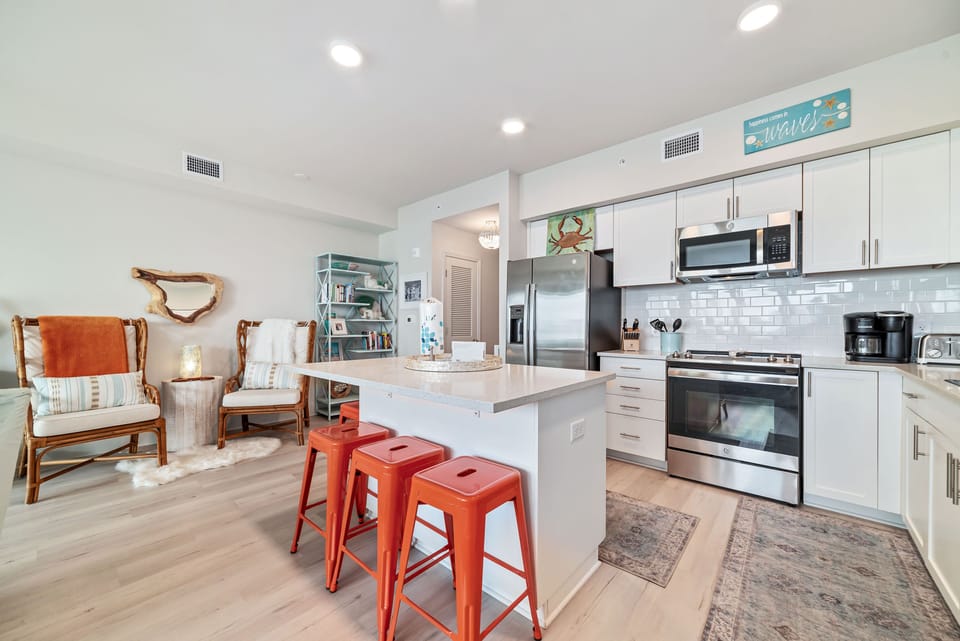 Breakfast bar and kitchen