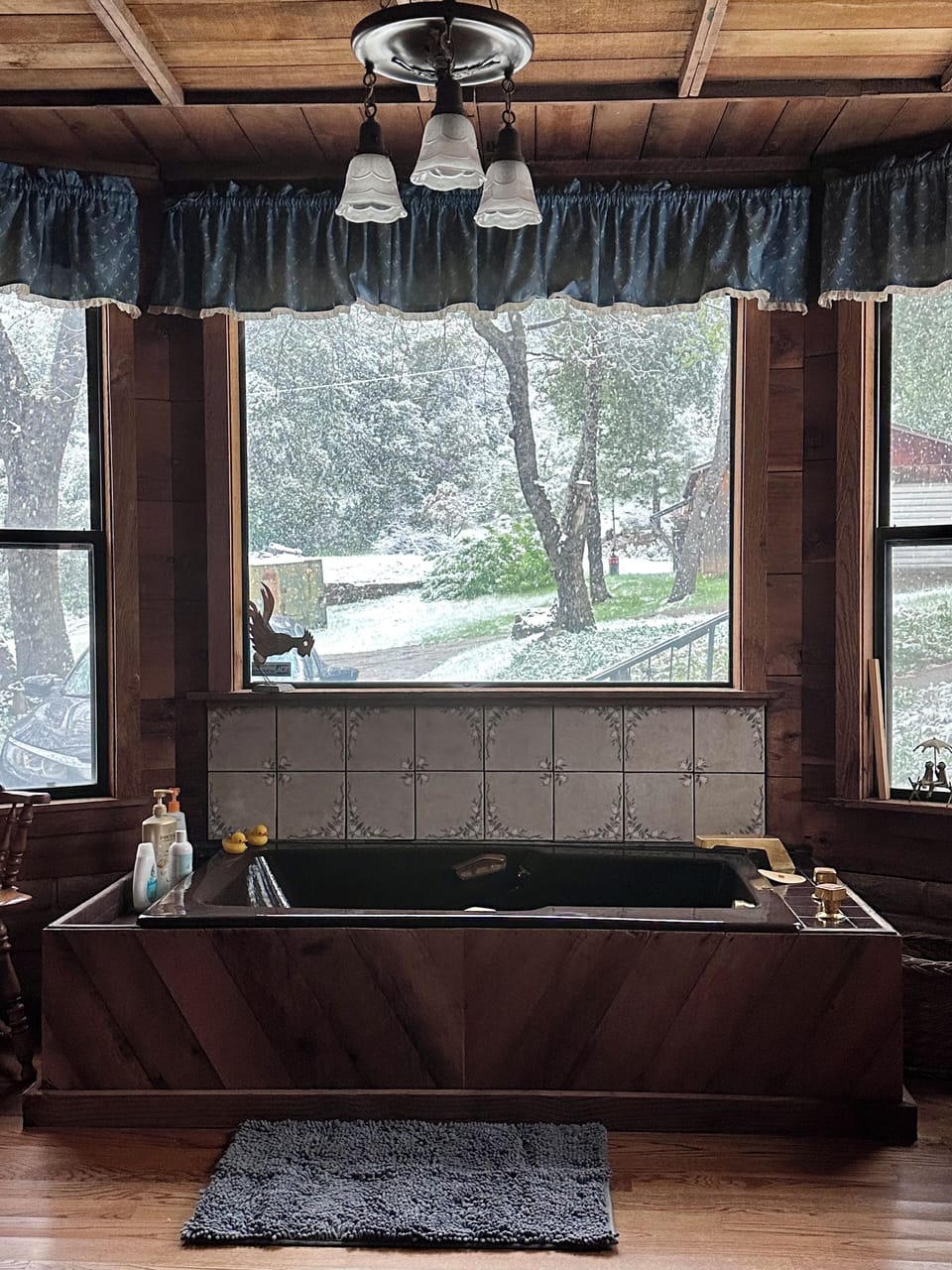 Large soaking tub attached to the master bedroom