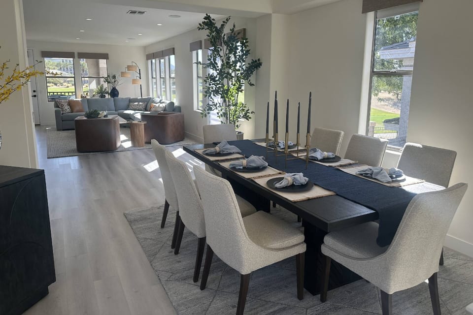 Dining for 8 at the diining room table