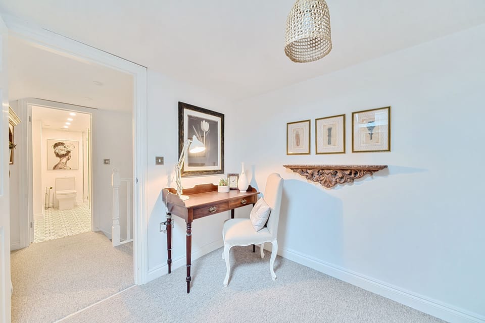 Bakers Cottage, Shaftesbury: The dressing room can also double as a quiet spot for writing