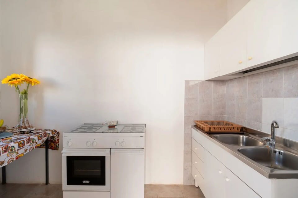 Autumn, Dining Room, Kitchen, Spring, Summer, Winter
