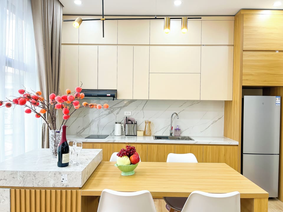 Standard Double Room, City View | Private kitchen | Fridge, microwave, stovetop