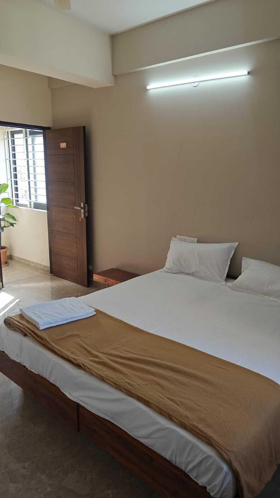 Deluxe Double Room | Laptop workspace, free WiFi