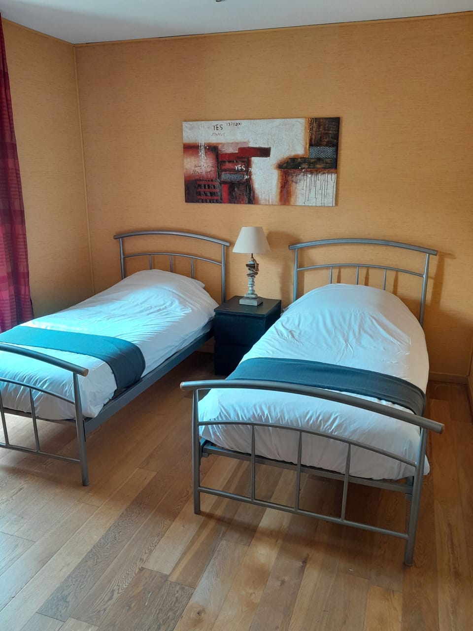Classic Twin Room | Free WiFi