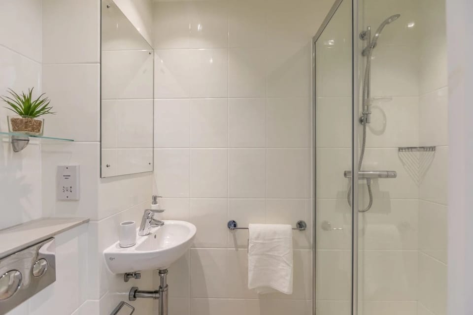 Studio, Non Smoking | Bathroom