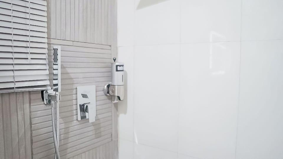 Standard Apartment, Balcony, City View | Bathroom | Free toiletries, hair dryer, slippers, soap