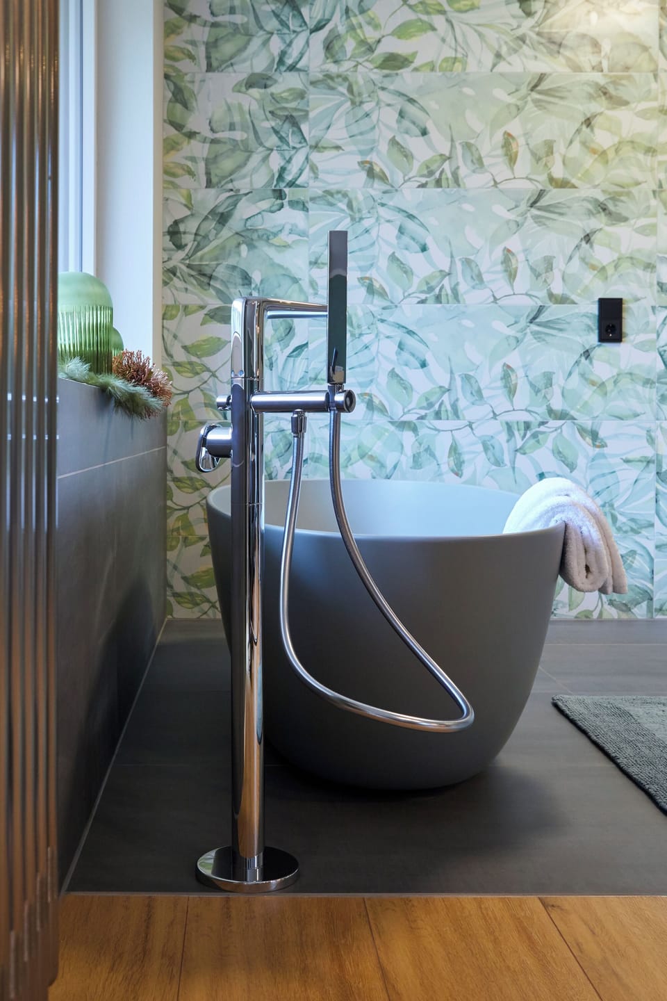 Luxury Studio Suite | Bathroom | Hair dryer, bathrobes, towels