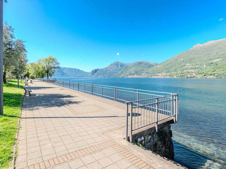 Water, Body Of Water, Mountainous Landforms, Mountain, Hill, Bank, Coastal And Oceanic Landforms, Lake, Coast, Mountain Range