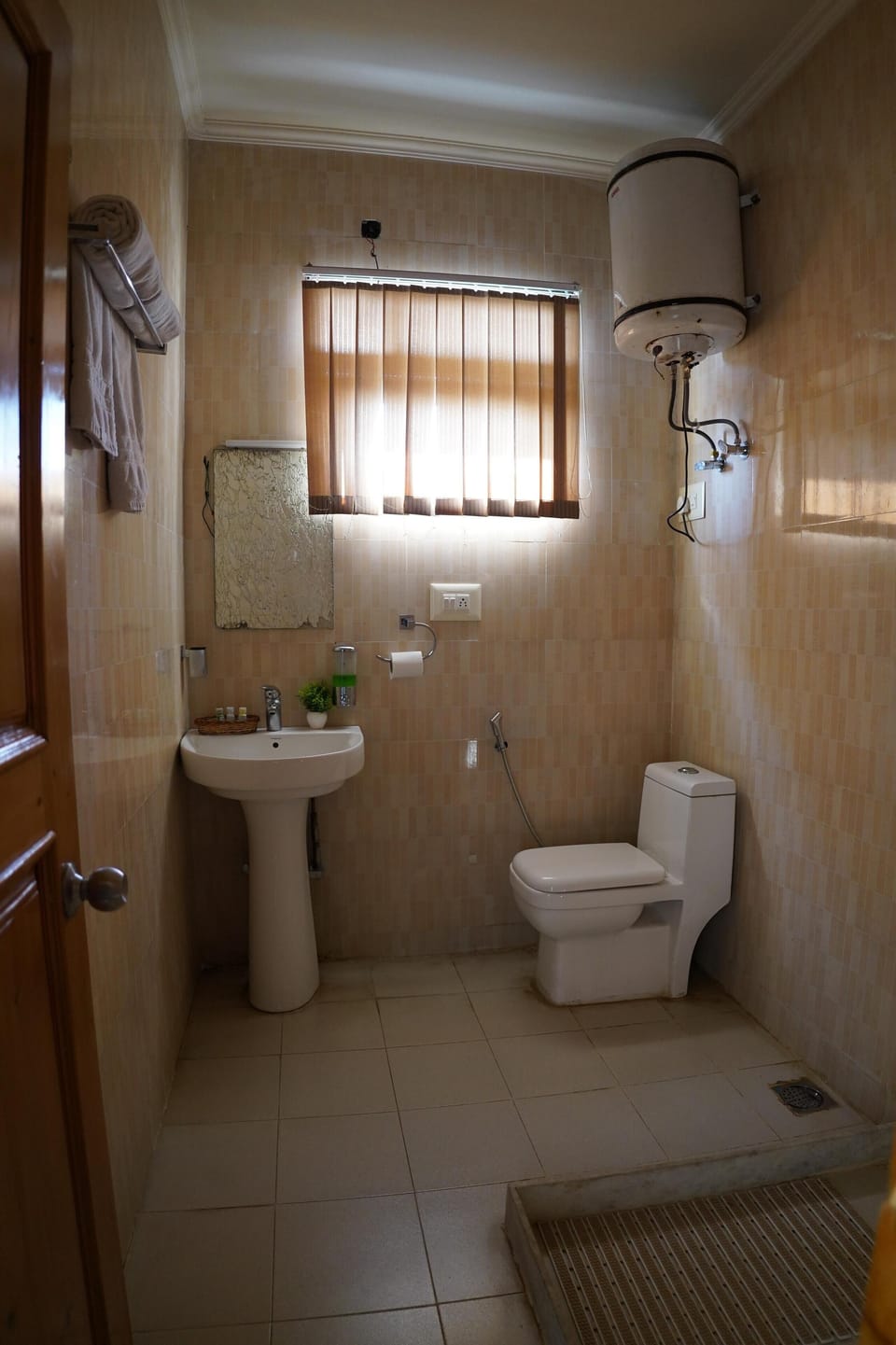 Deluxe Room, Mountain View | Bathroom