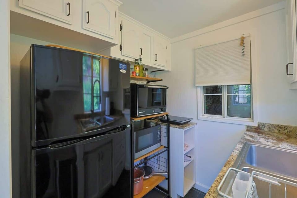Kitchen | Full-Size Fridge & Appliances