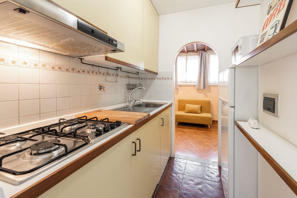Basic Apartment | Private kitchen
