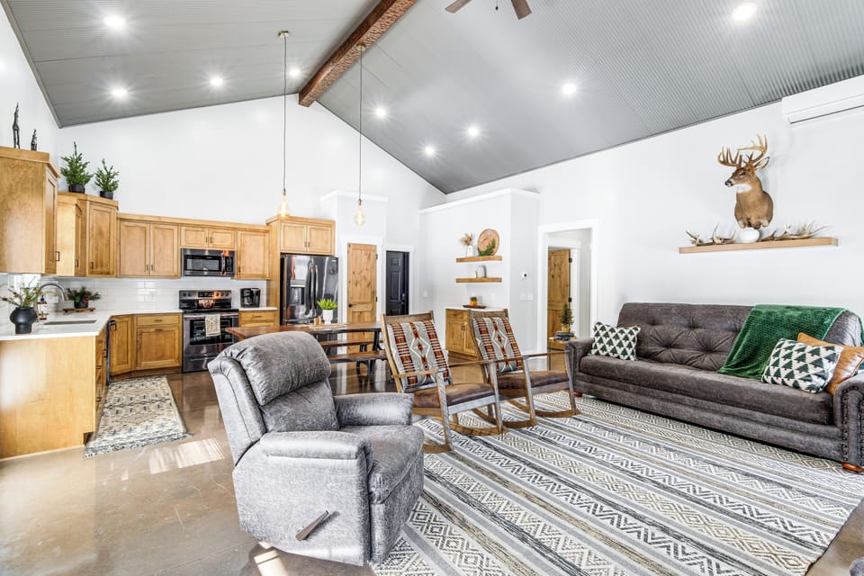 House (2 Bedrooms) | Interior