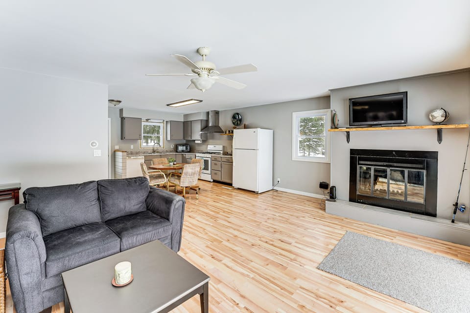 House (2 Bedrooms) | Interior