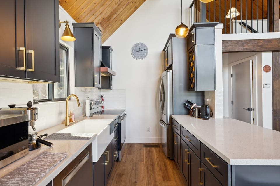 House, 3 Bedrooms | Private kitchen | Fridge, oven, coffee/tea maker, toaster