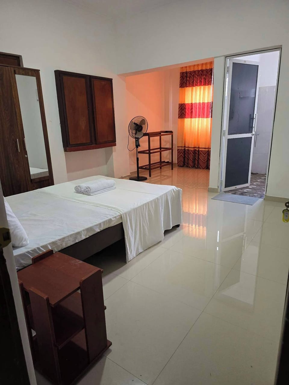 Room, 1 Bedroom, Accessible, Smoking | 1 bedroom