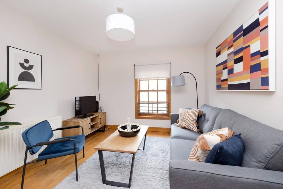Comfort Apartment, City View | Living area