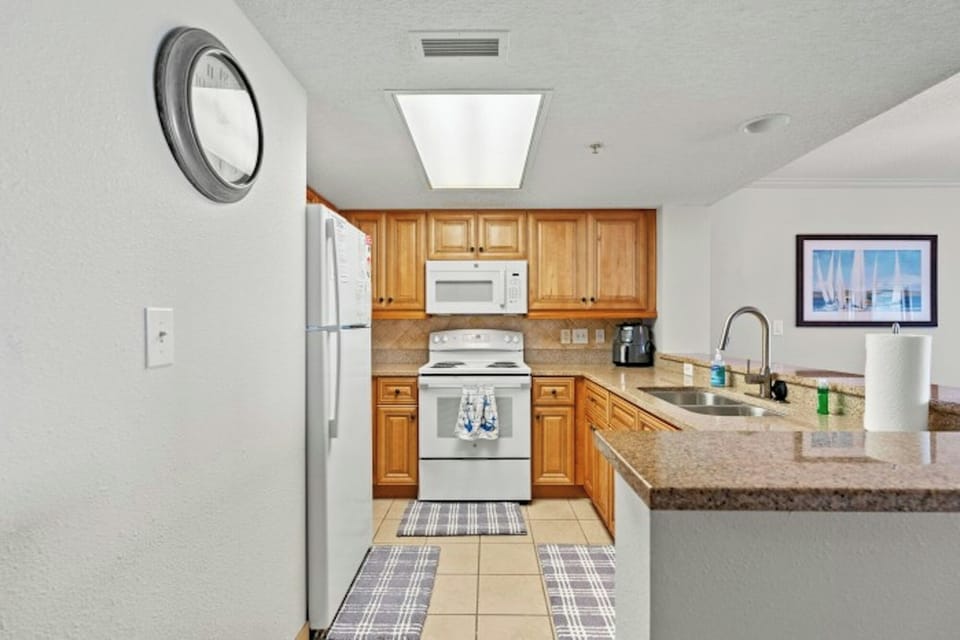 A fully stocked kitchen makes meal preparation a breeze.