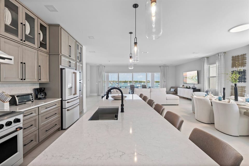 Kitchen view 3