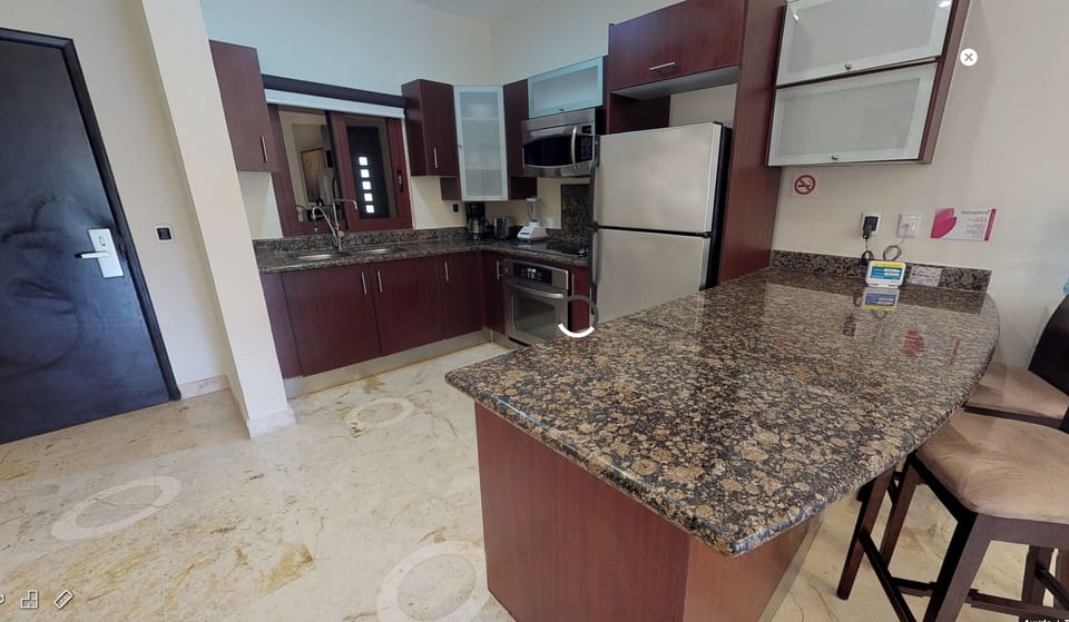 Deluxe Apartment, Ocean View | Private kitchenette | Toaster