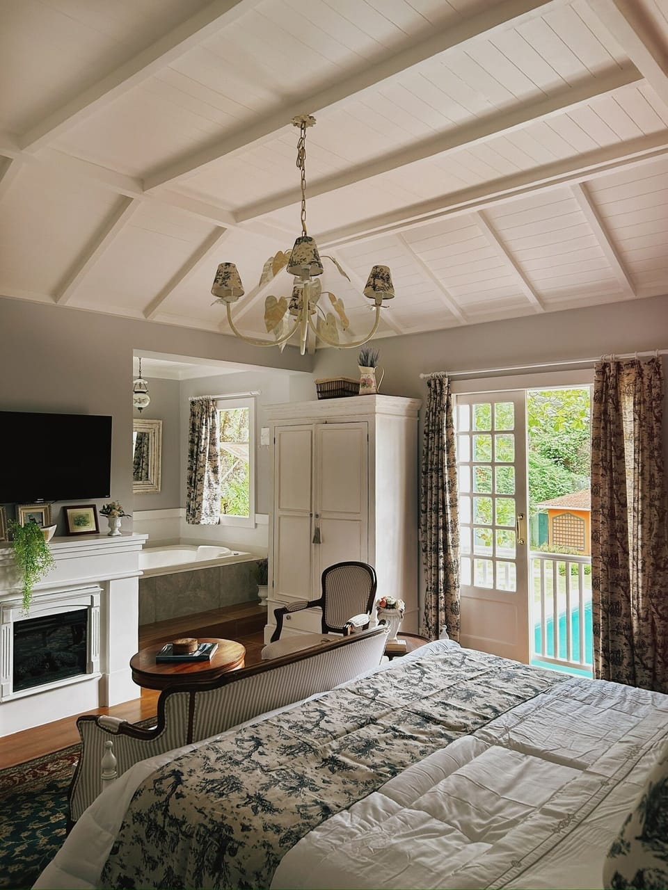 Room (Master Superior) | Free WiFi