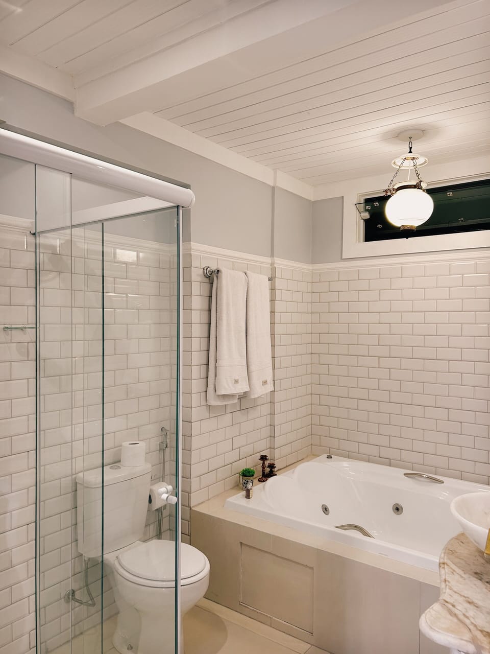 Room (Master) | Free WiFi