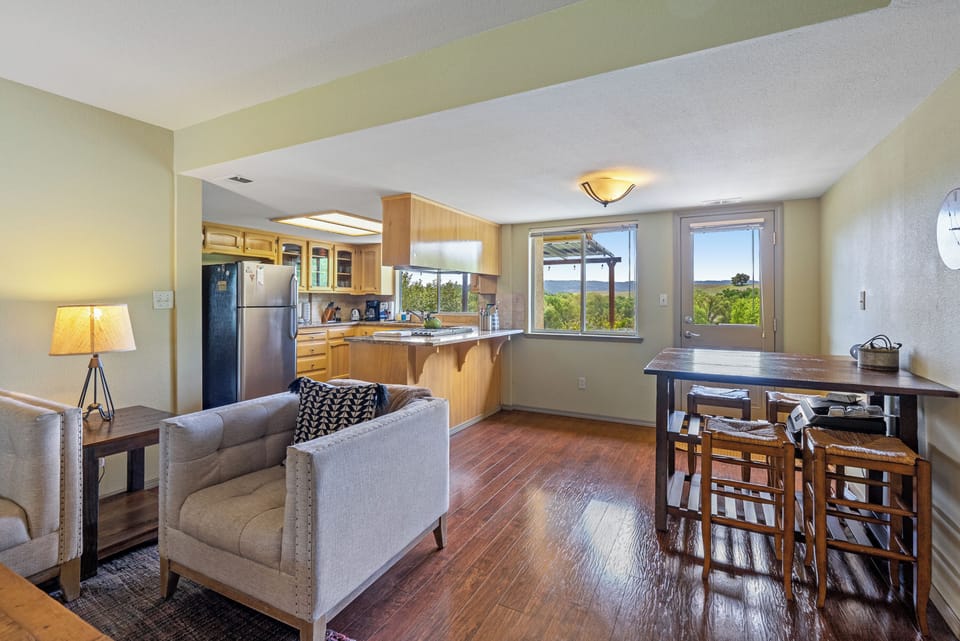 Kitchen and eat in dining area