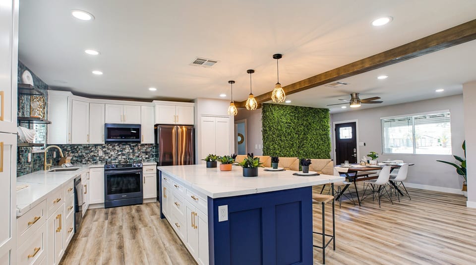 House, Multiple Beds, Patio, City View (Laurel Gilbert) | Private kitchen