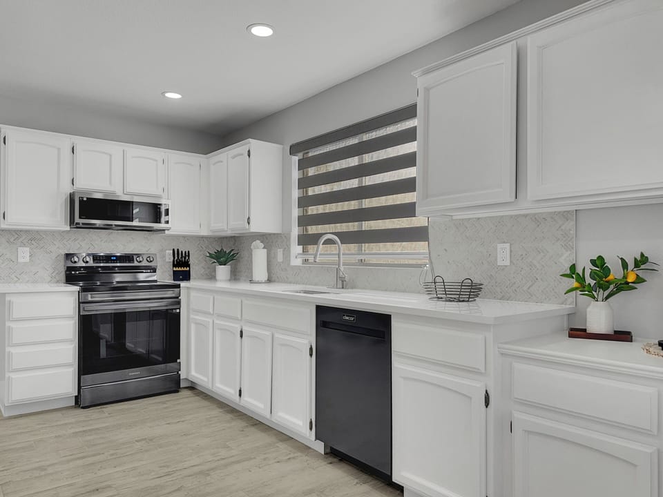 House, Multiple Beds, Pool Access, City View (Lakewood Sun Lakes) | Private kitchen | Coffee/tea maker