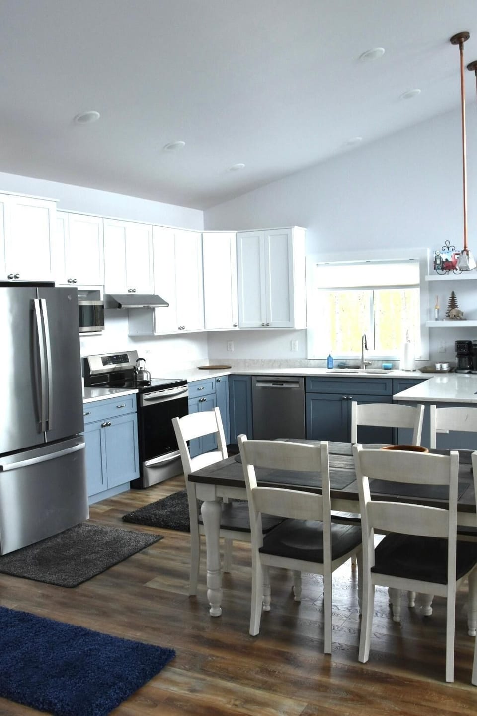 Main floor/Upper level - Kitchen