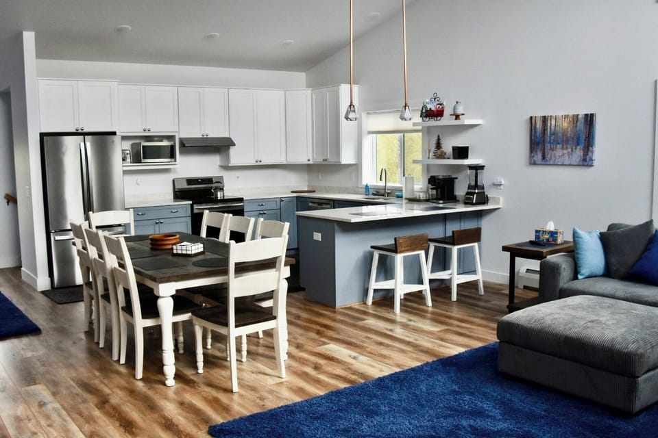 Main floor/Upper level - Kitchen & Dining area