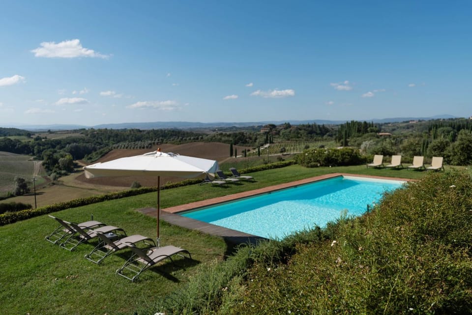 My Exclusive Italy - Villa Majestic Tuscany with Infinity Pool & Lush Garden Villa in Tuscany