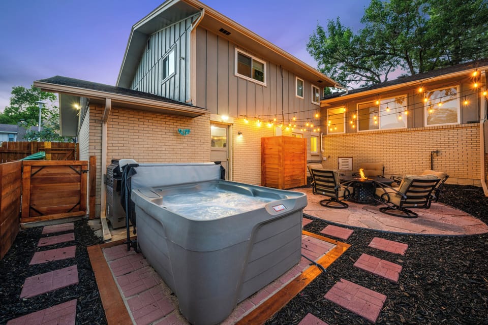 Chill in the hot tub all year round. Hot tub hours are not restricted.  