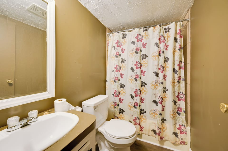 Full Bathroom