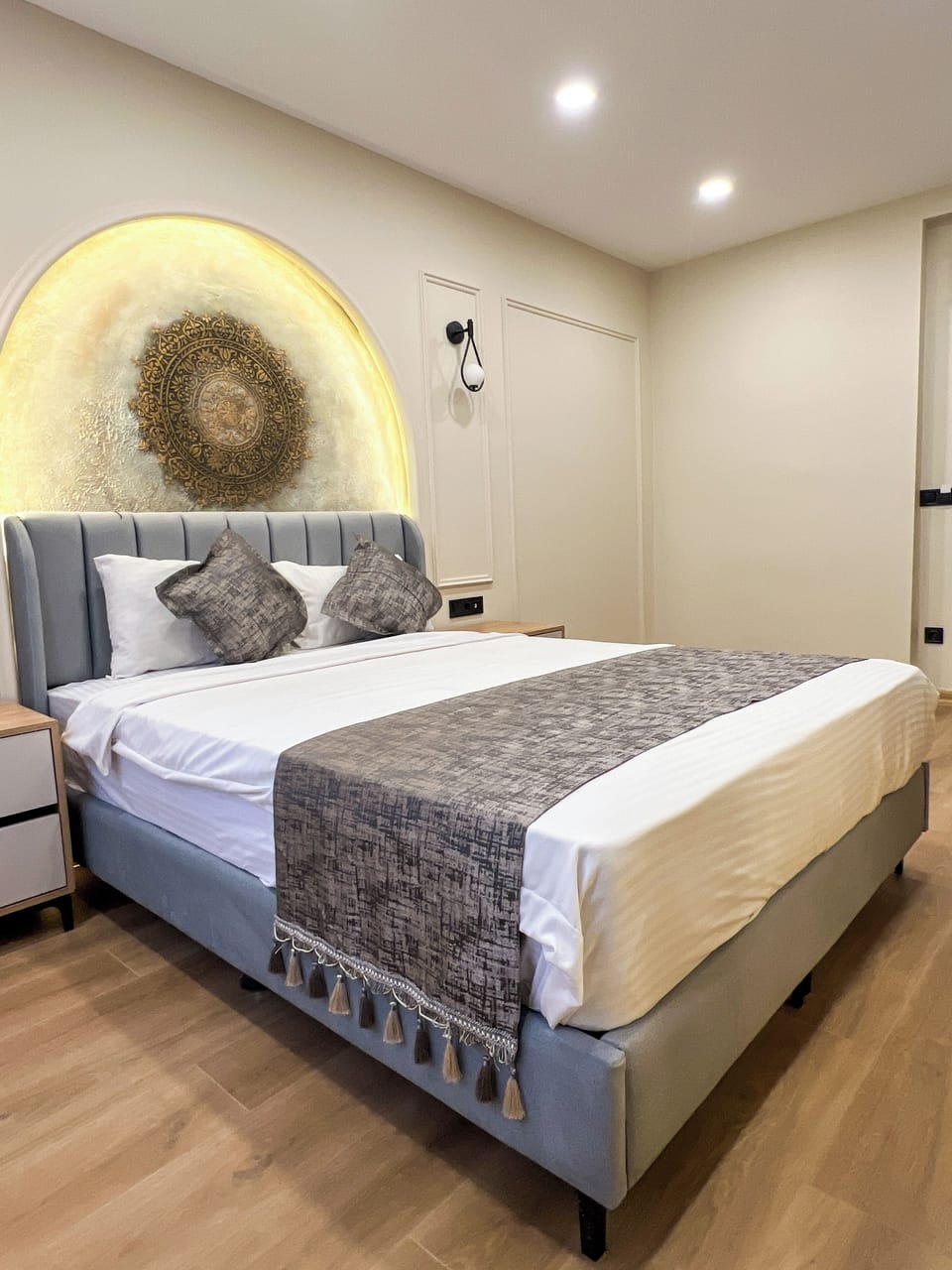 Minibar, in-room safe, iron/ironing board, free WiFi