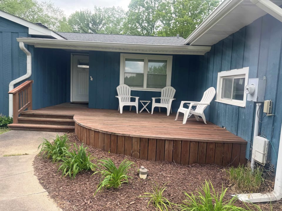 Outdoor Seating 