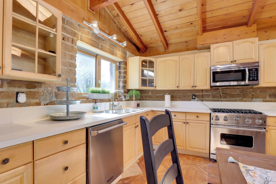House (2 Bedrooms) | Interior