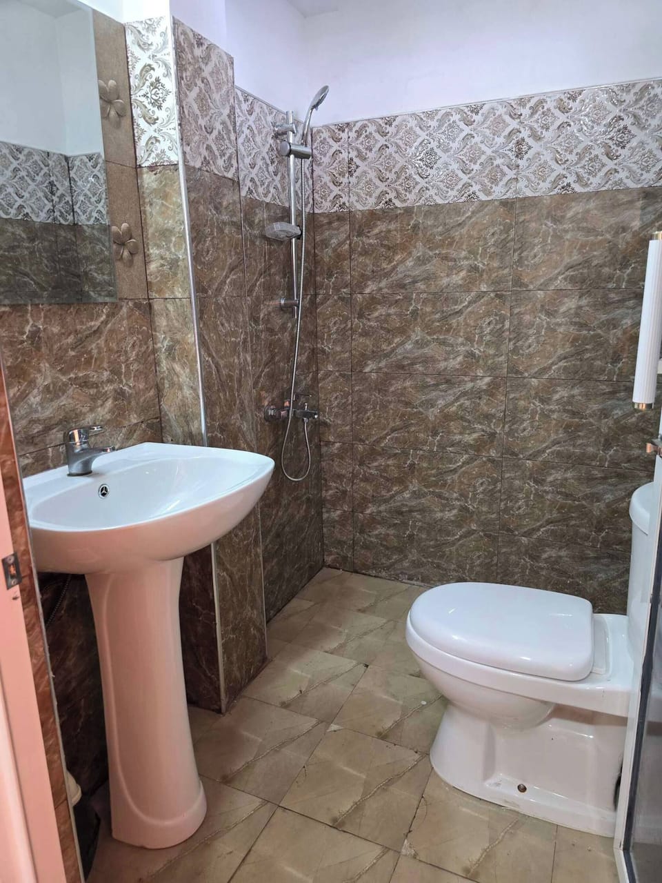 Room, 1 Bedroom, Accessible, Smoking | Bathroom