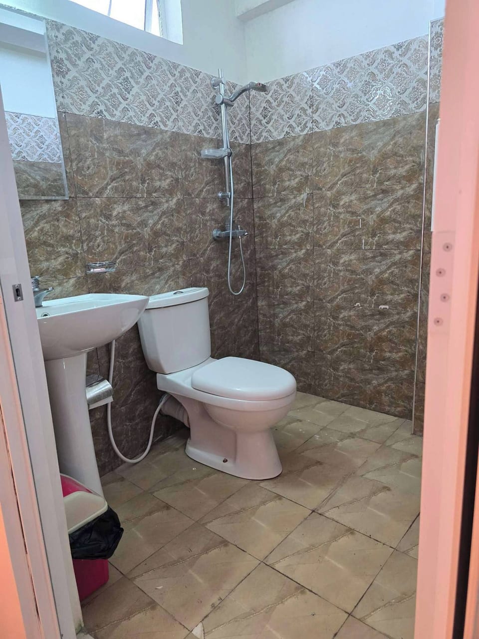 Room, 1 Bedroom, Accessible, Smoking | Bathroom