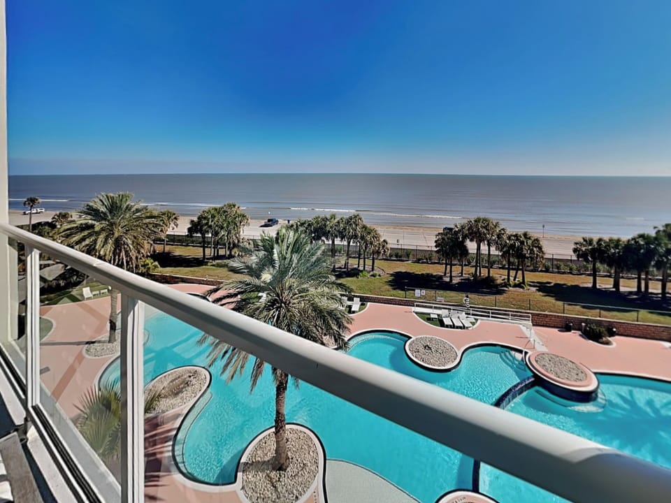 Private Balcony - Gulf + Pool Views!