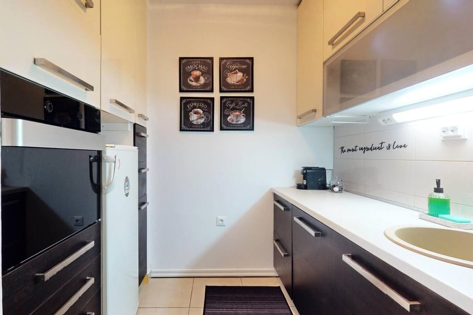 Full Kitchen
