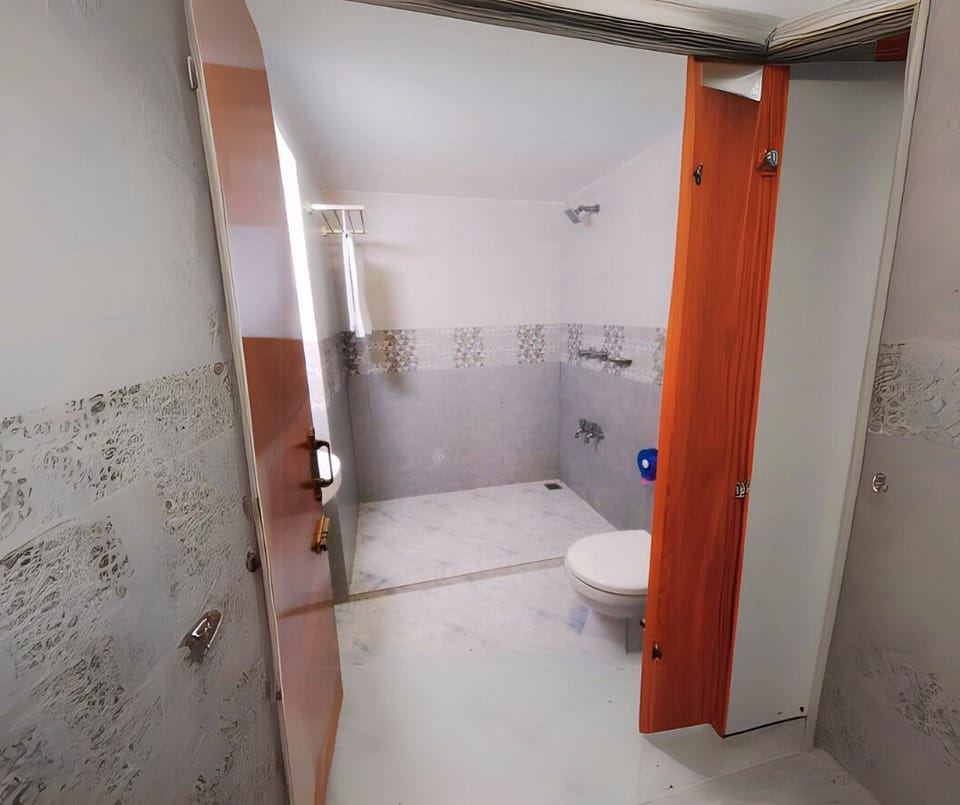 Designer toiletries, hair dryer, slippers, heated floors