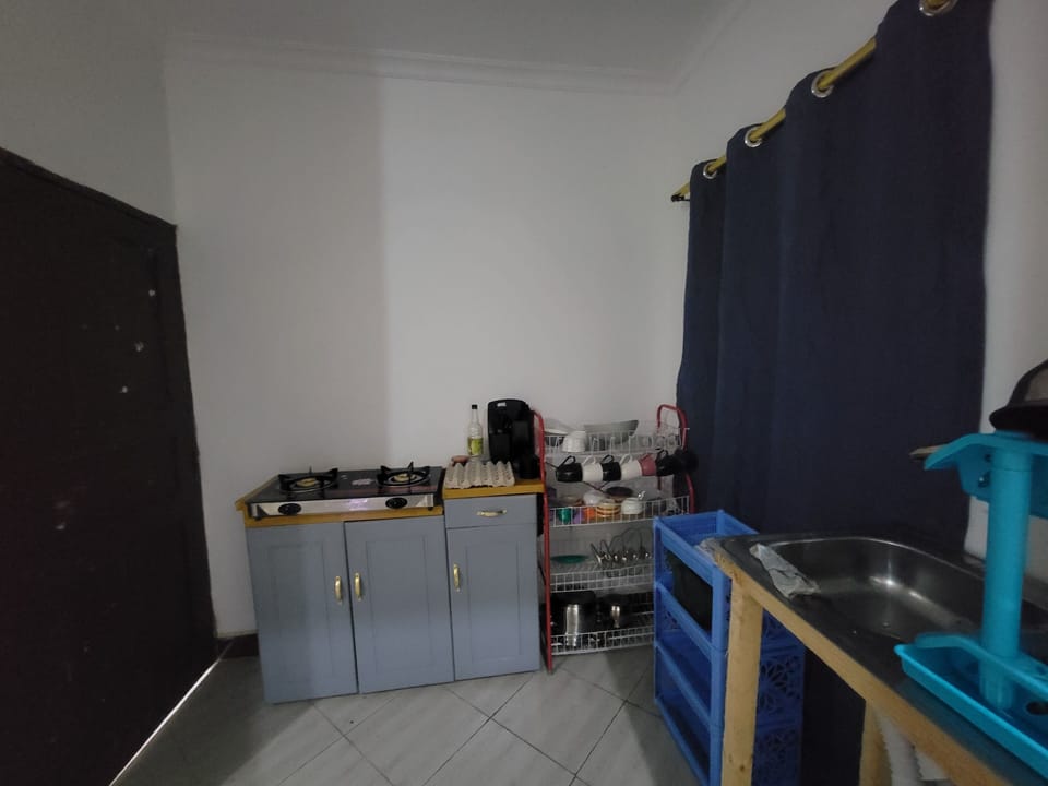Comfort Studio, Park View | Private kitchen | Full-size fridge, microwave, oven, stovetop