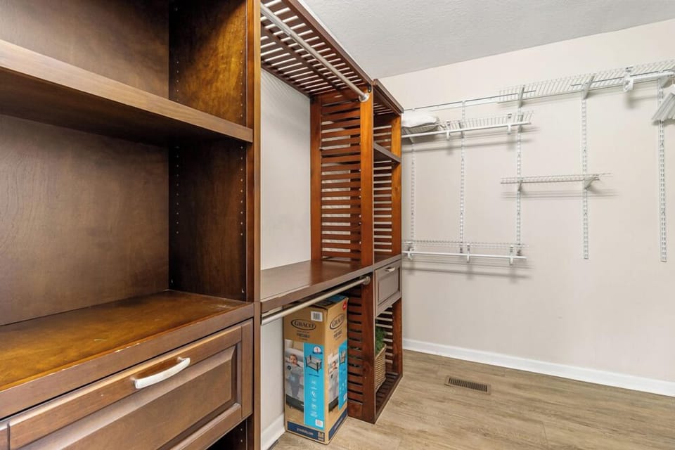 walk-in closet