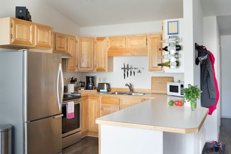 72ACrestwoodDr0717_Kitchen