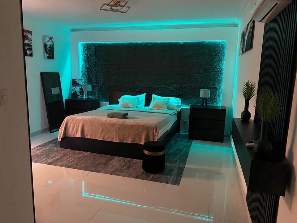Family Penthouse, City View, Poolside | Blackout drapes, iron/ironing board, free WiFi