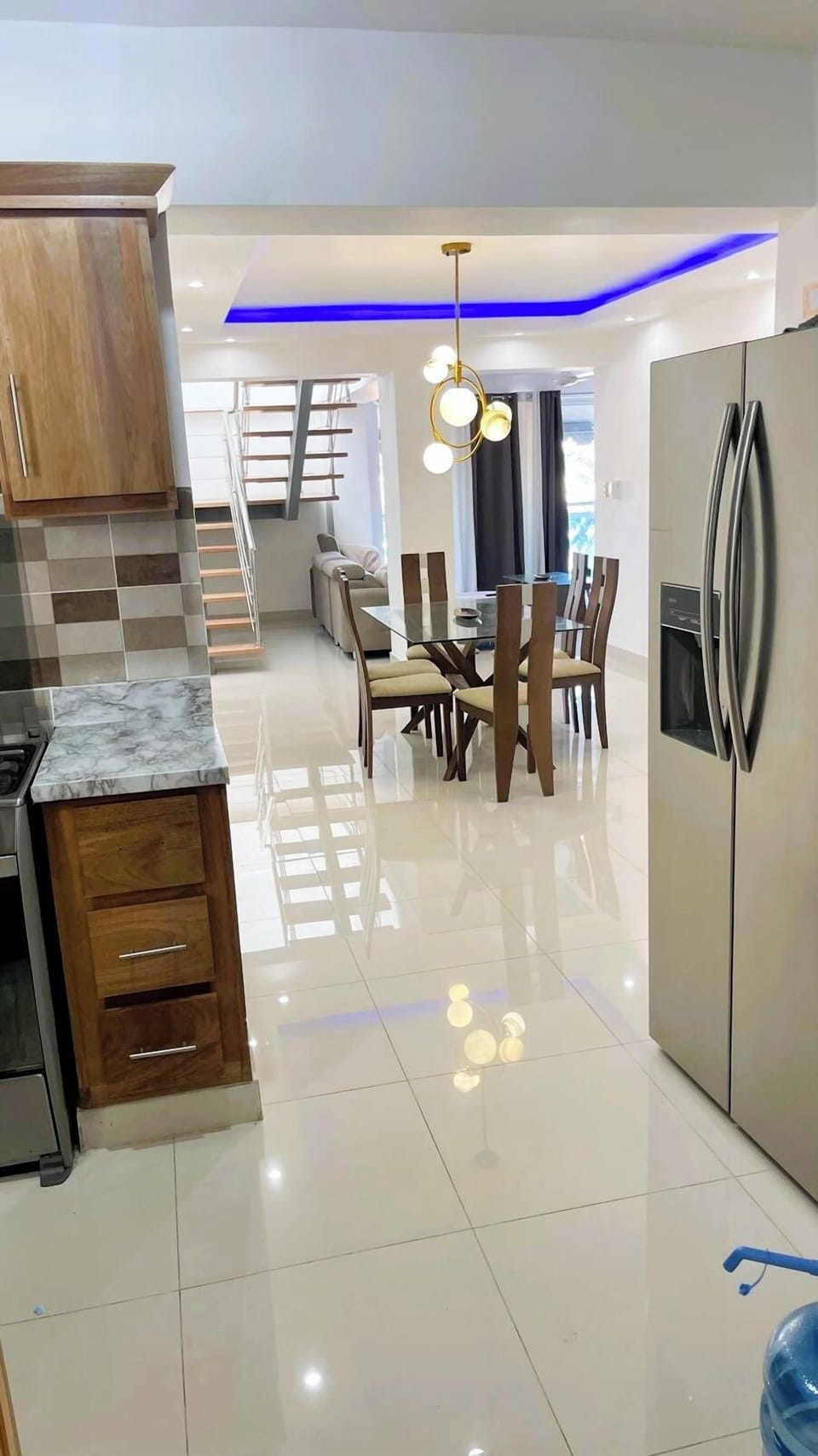 Family Penthouse, City View, Poolside | Private kitchen | Oven